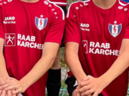 Unsere B1- und B2-Junioren in neuen Trikots an der Landessportschule in Osterburg