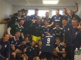 Siegerstimmung und Genesungswünsche an Lukas nach dem Spiel in Weißenfels