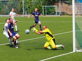 In seinem letzten Spiel für T2 scheitert Andre Starke an Rottes Keeper Ristau